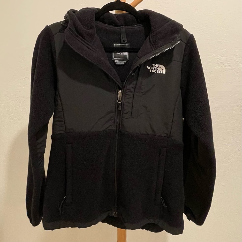 The North Face Women’s Black Hooded Fleece Jacket